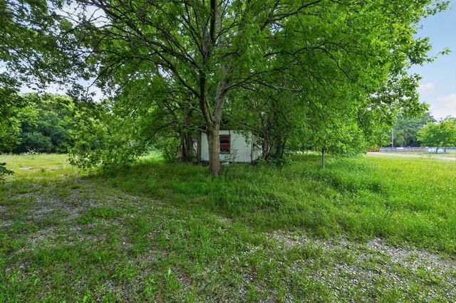 4002 Curry Road, Arlington, TX 76001