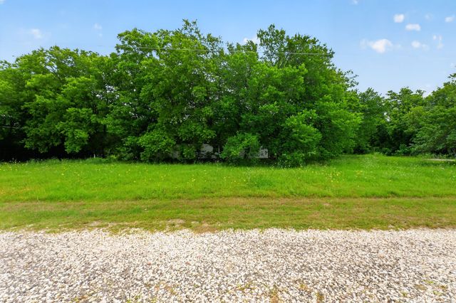 4002 Curry Road, Arlington, TX 76001
