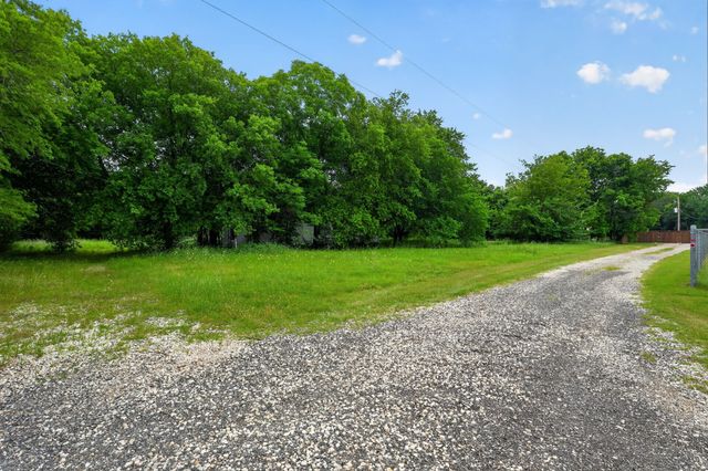 4002 Curry Road, Arlington, TX 76001