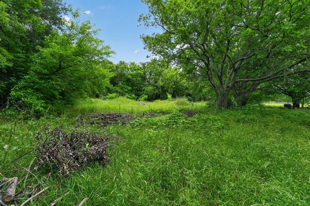 4002 Curry Road, Arlington, TX 76001