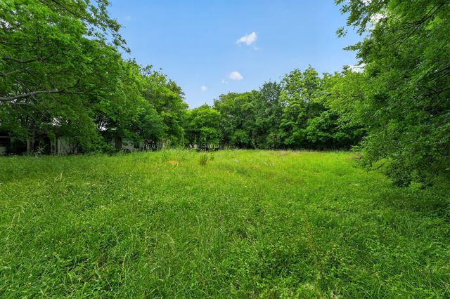 4002 Curry Road, Arlington, TX 76001