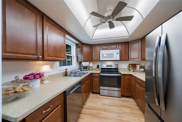 1208 56TH STREET W 1208, Bradenton, FL 34209
