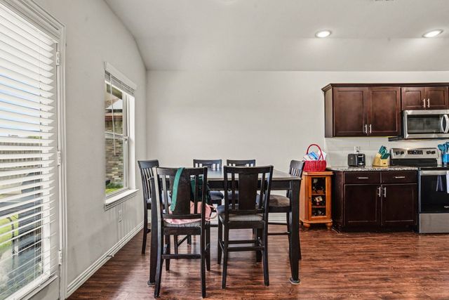 132 Willowbend Loop, Mabank, TX 75147
