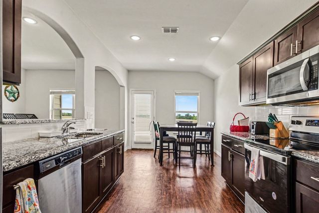 132 Willowbend Loop, Mabank, TX 75147