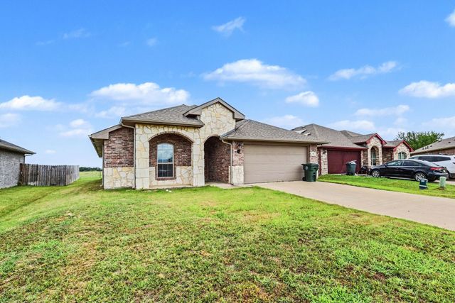 132 Willowbend Loop, Mabank, TX 75147
