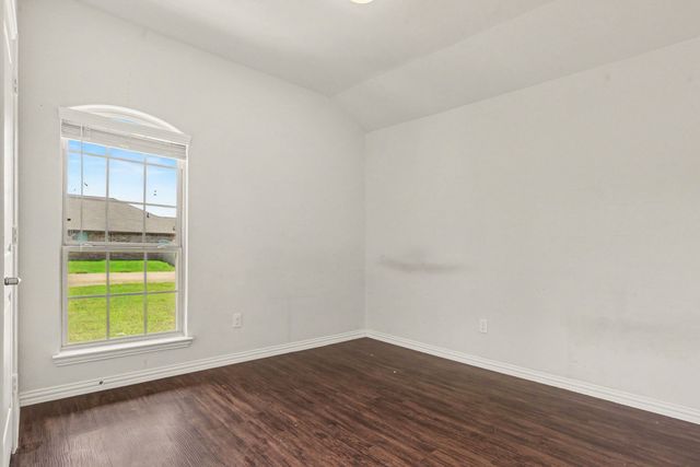132 Willowbend Loop, Mabank, TX 75147
