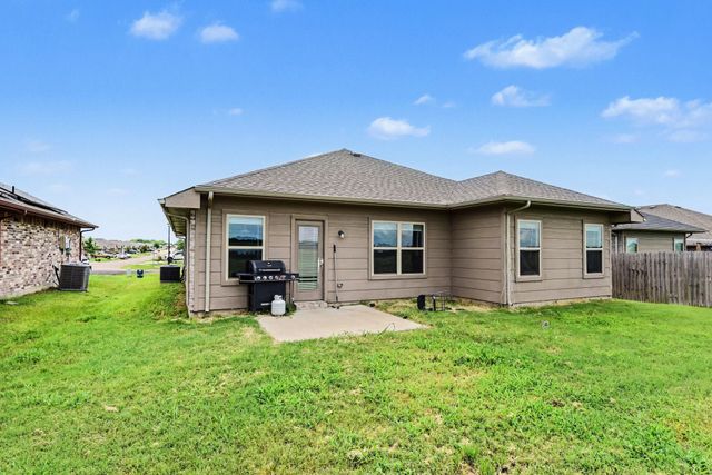 132 Willowbend Loop, Mabank, TX 75147