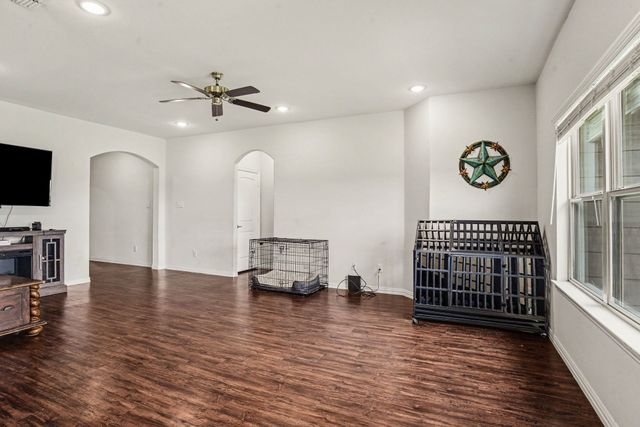 132 Willowbend Loop, Mabank, TX 75147
