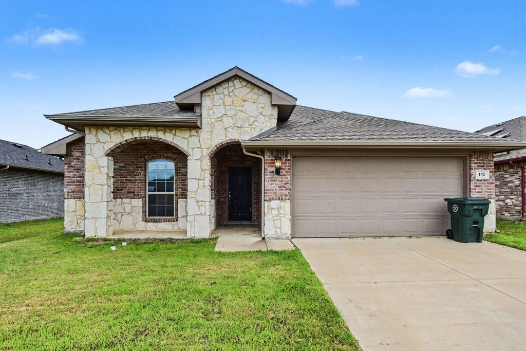 132 Willowbend Loop, Mabank, TX 75147