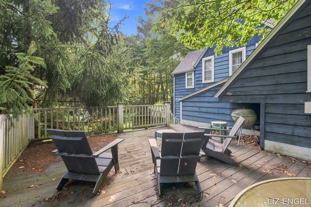 2309 Forest Trail Circle, Fennville, MI 49408