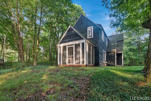 2309 Forest Trail Circle, Fennville, MI 49408