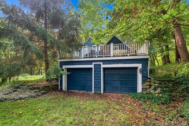 2309 Forest Trail Circle, Fennville, MI 49408