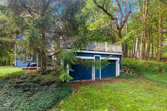 2309 Forest Trail Circle, Fennville, MI 49408