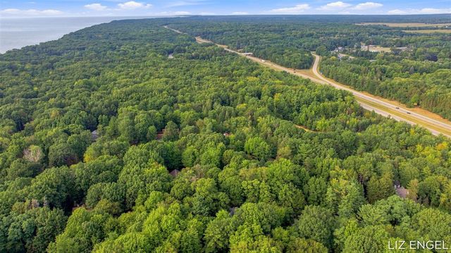 2309 Forest Trail Circle, Fennville, MI 49408