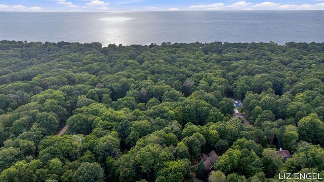 2309 Forest Trail Circle, Fennville, MI 49408