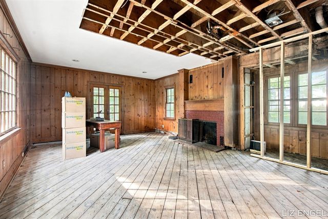 2309 Forest Trail Circle, Fennville, MI 49408