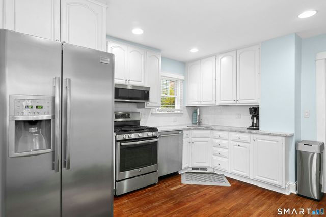 281 West Avenue, Darien, CT 06820