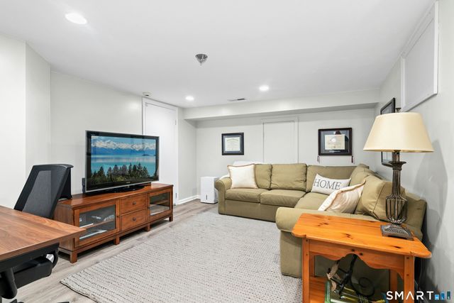 281 West Avenue, Darien, CT 06820