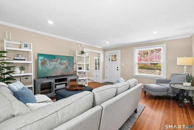 281 West Avenue, Darien, CT 06820