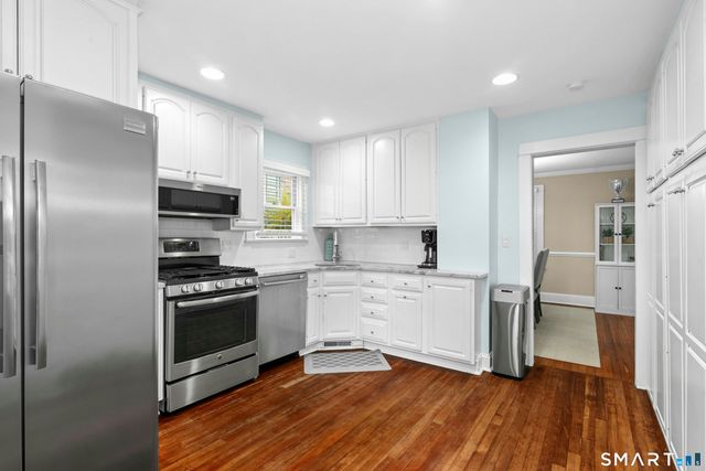 281 West Avenue, Darien, CT 06820