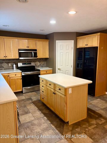11624 Hardwood Drive, Dewitt, MI 48820
