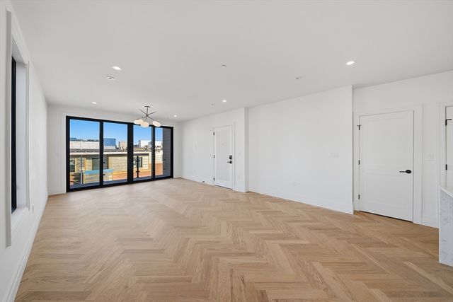 545 East 2nd St PH2, Boston, MA 02127