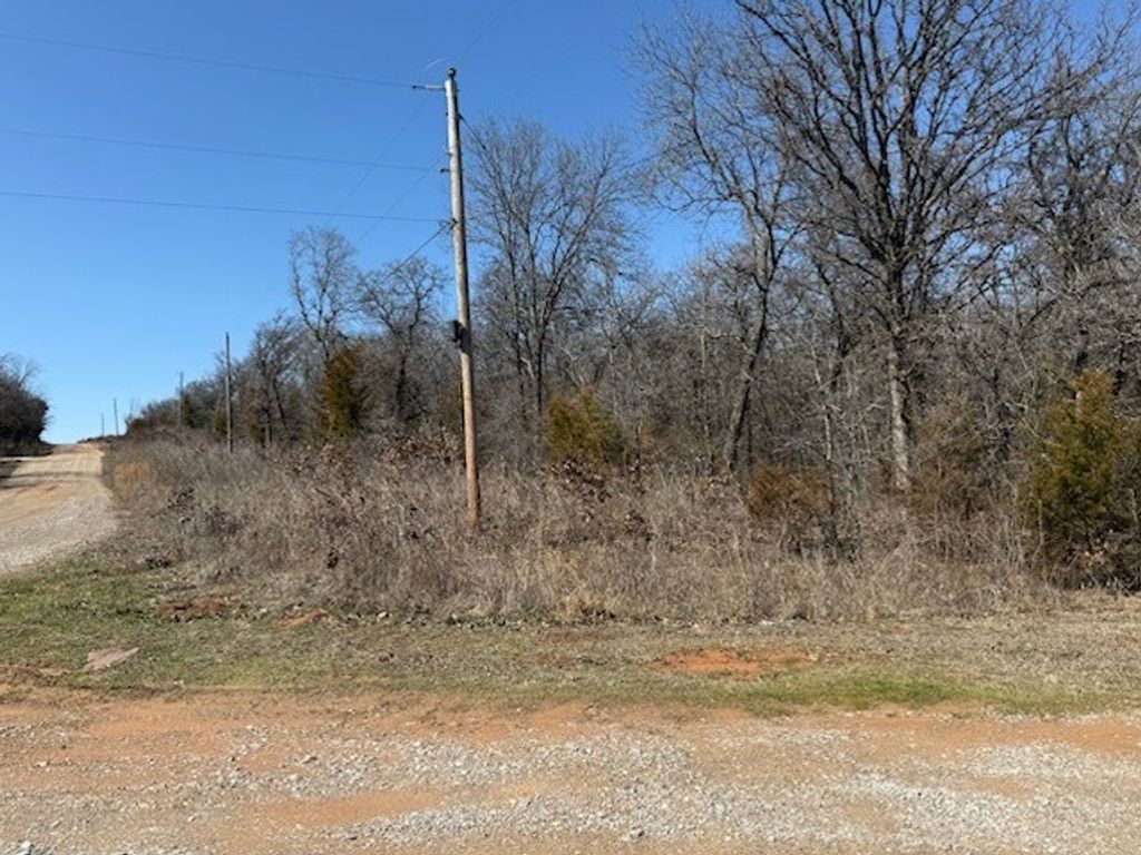 E Captain Drive, Wellston, OK 74881