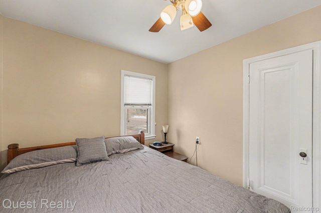 23000 Columbia Street, Dearborn, MI 48124