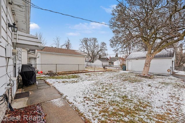 23000 Columbia Street, Dearborn, MI 48124