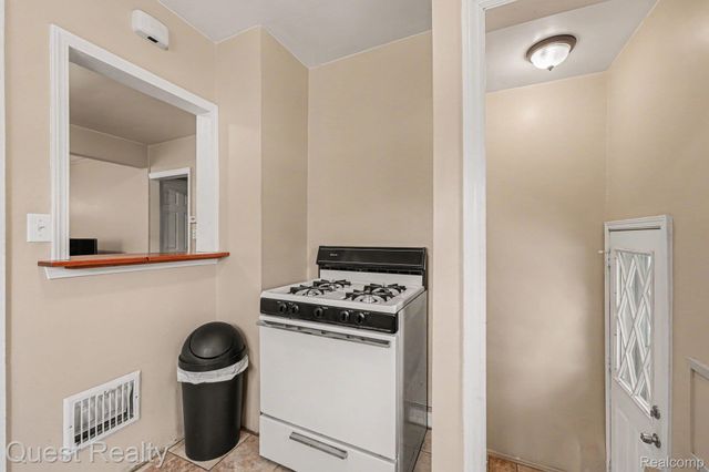 23000 Columbia Street, Dearborn, MI 48124