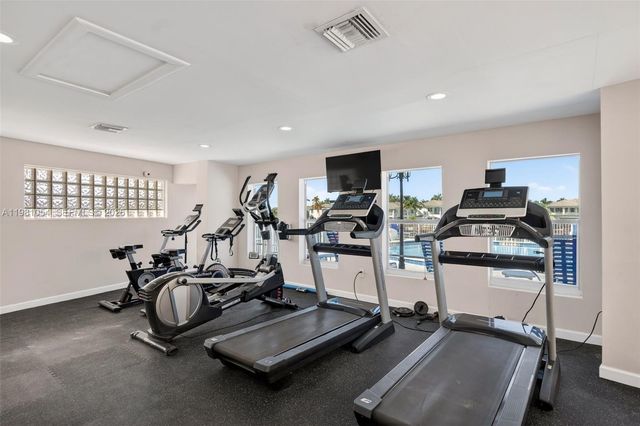 1410 S Ocean Dr 402, Hollywood, FL 33019