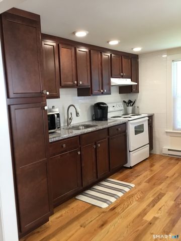 200 East Main Street, Wallingford, CT 06492
