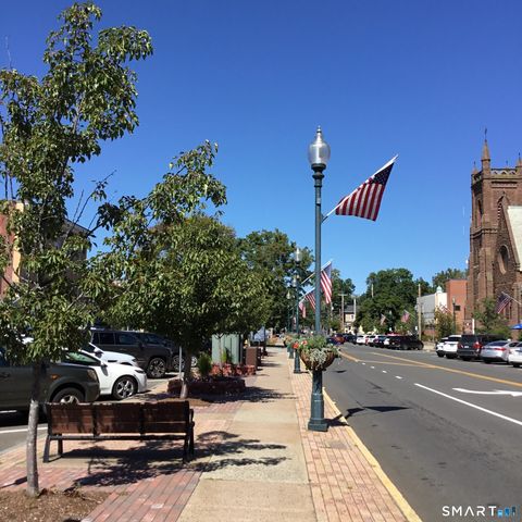 200 East Main Street, Wallingford, CT 06492