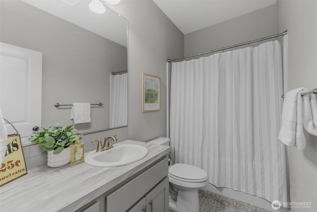 10215 NE 104th Street, Vancouver, WA 98662