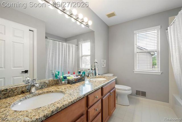884 Grandview Drive, Commerce Twp, MI 48390