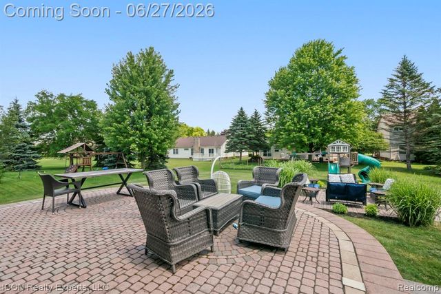 884 Grandview Drive, Commerce Twp, MI 48390