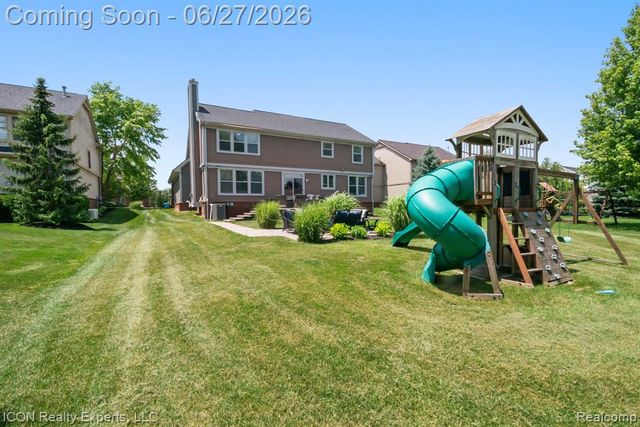 884 Grandview Drive, Commerce Twp, MI 48390