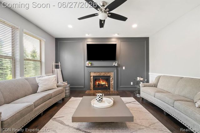 884 Grandview Drive, Commerce Twp, MI 48390