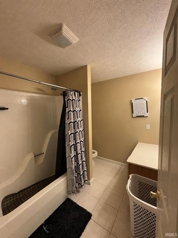 520 Riecken Drive, Evansville, IN 47711