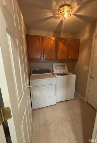 520 Riecken Drive, Evansville, IN 47711