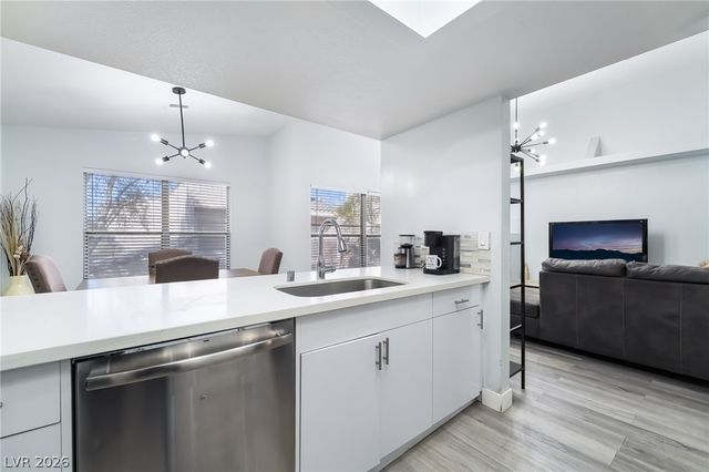 6250 West Flamingo Road 17, Las Vegas, NV 89103