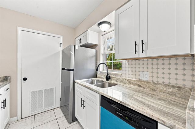 4215 E BAY DRIVE 405, Clearwater, FL 33764