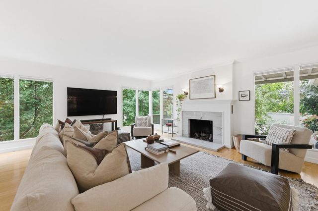 1700 Pine Knoll Drive, Belmont, CA 94002