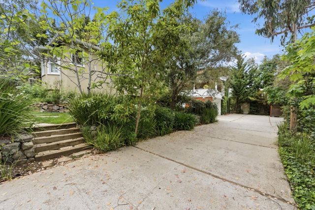 1700 Pine Knoll Drive, Belmont, CA 94002