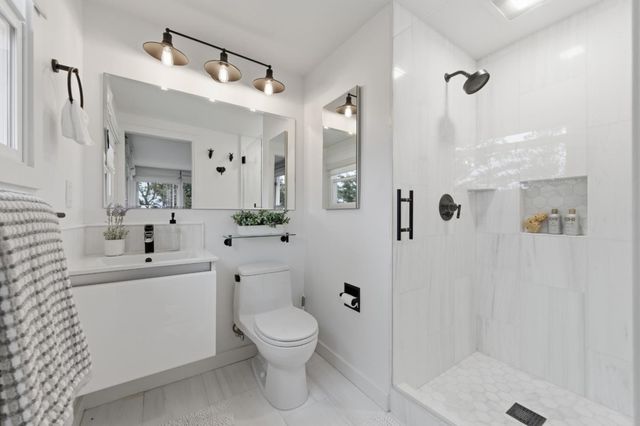 1700 Pine Knoll Drive, Belmont, CA 94002