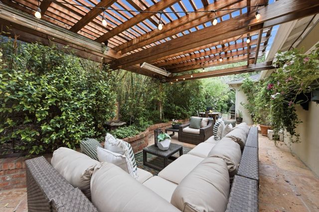 1700 Pine Knoll Drive, Belmont, CA 94002