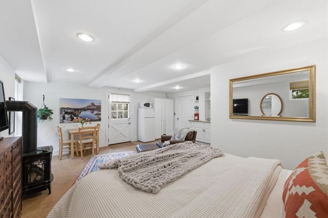 1700 Pine Knoll Drive, Belmont, CA 94002