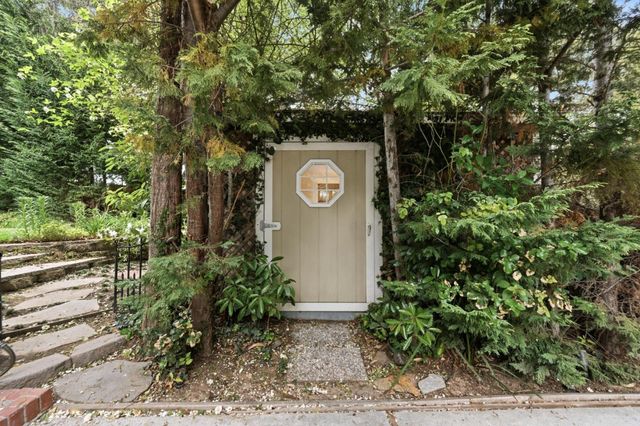 1700 Pine Knoll Drive, Belmont, CA 94002