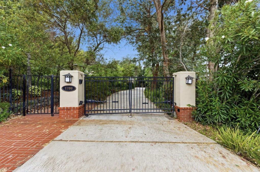 1700 Pine Knoll Drive, Belmont, CA 94002