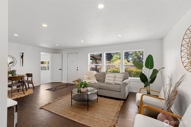 3518 Petersville Road NE, Bremerton, WA 98310